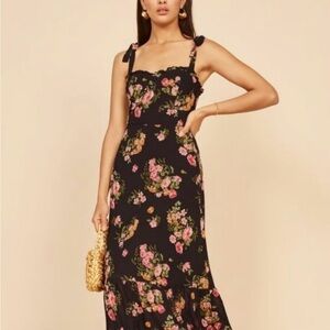 Beautiful floral reformation dress. Only worn a couple different times!